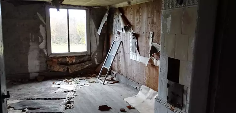 Why Selling a Distressed House Through Traditional Methods Fails in South Euclid